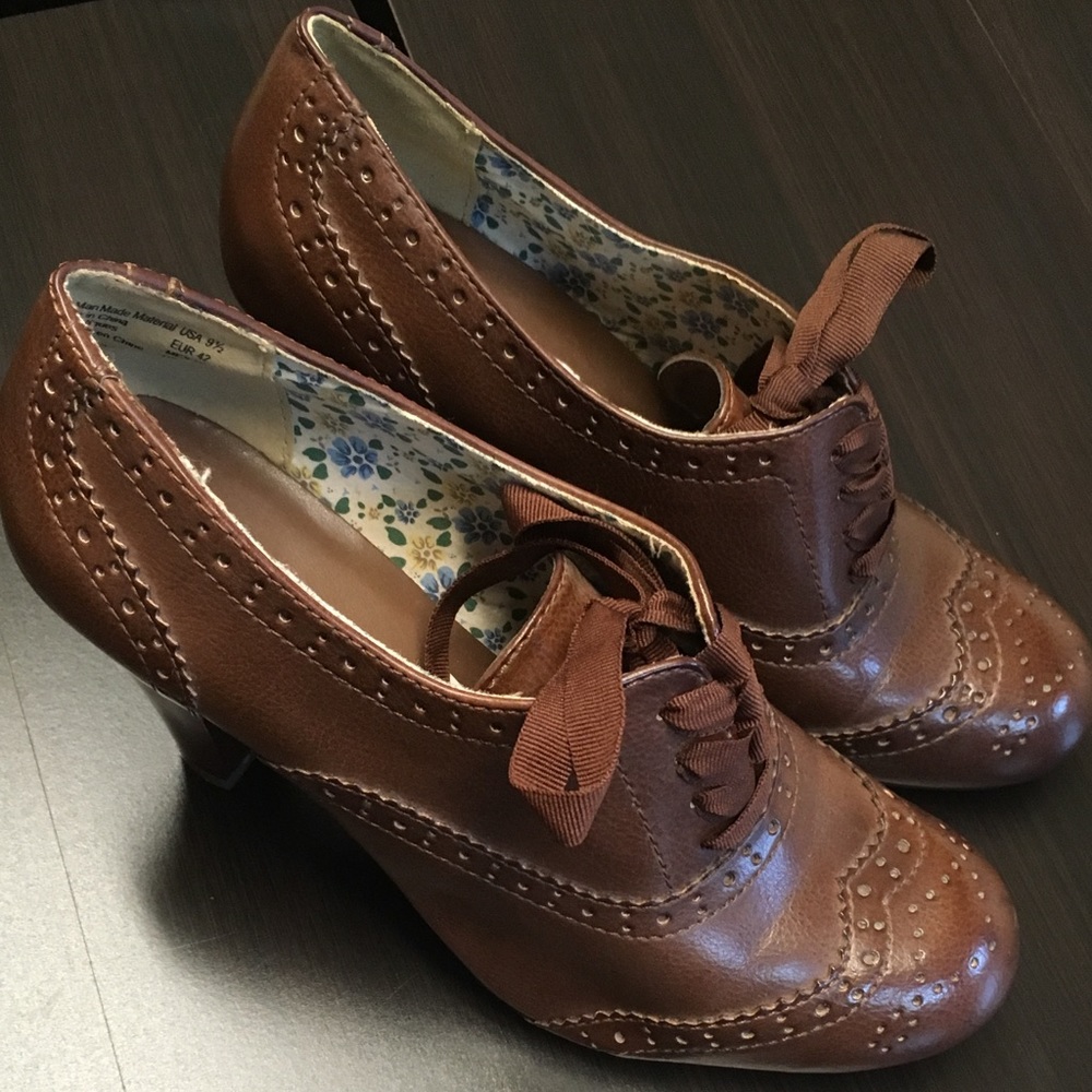 American eagle heels